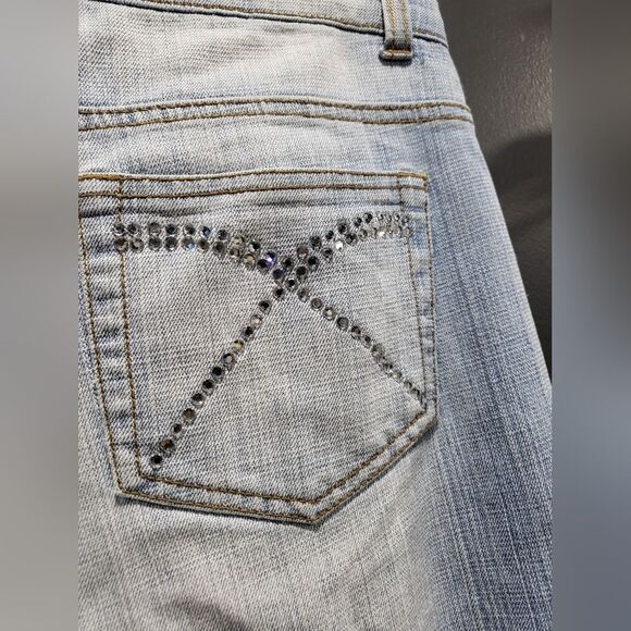Vintage Cache Rhinestone Bling Denim Capris Sz 8 Washed Blue Y2K Boho - Picture 3 of 9